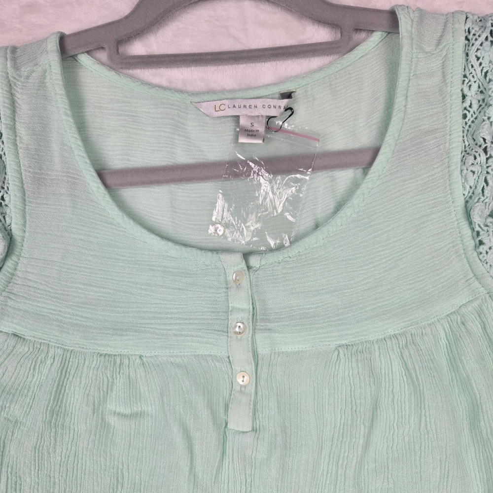 NWOT Lauren Conrad Light Green Sleeveless‎ Blouse Small Crochet - Picture 2 of 6
